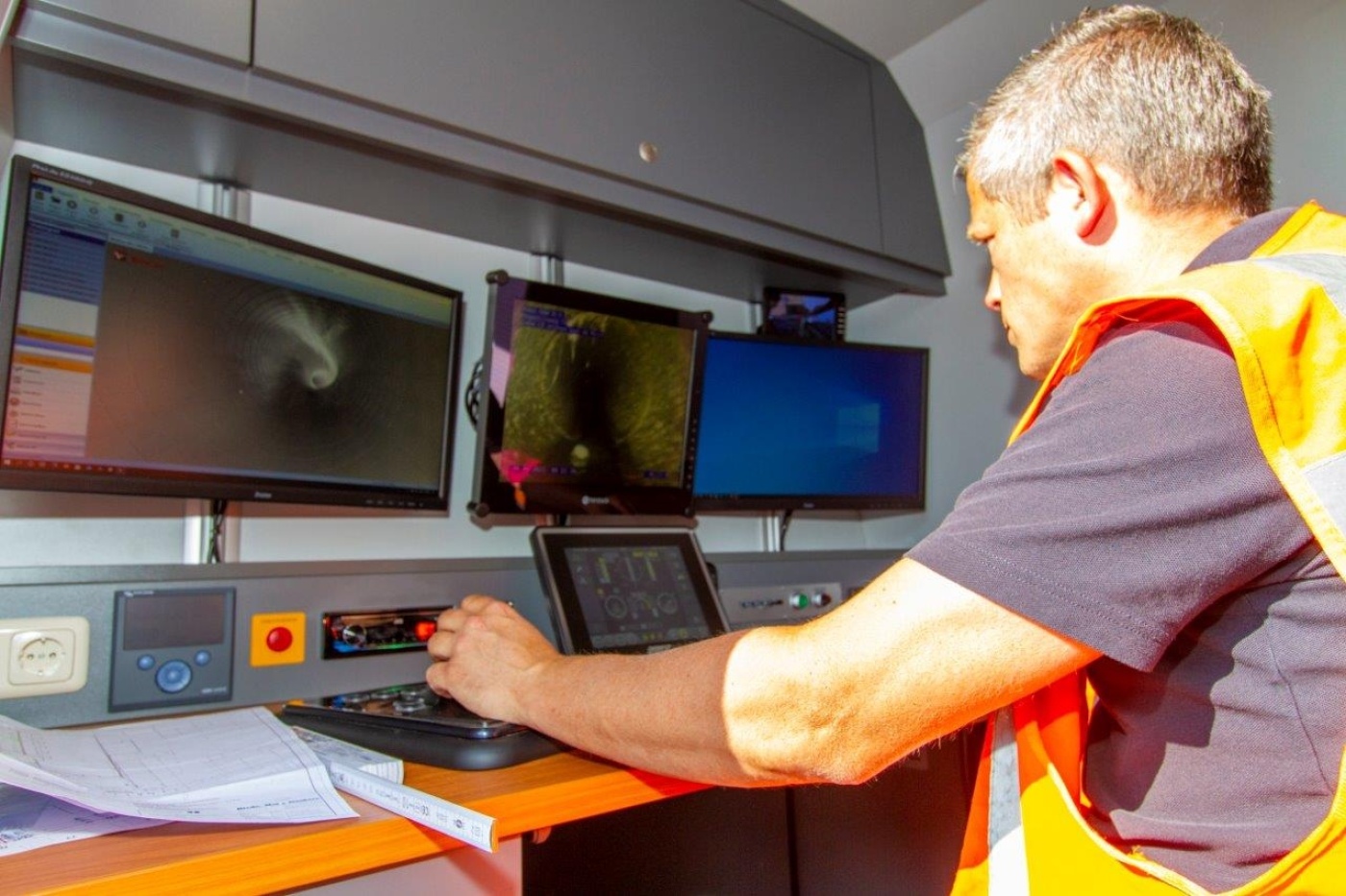 Blgofoto nieuw materieel binnenzijde.jpg