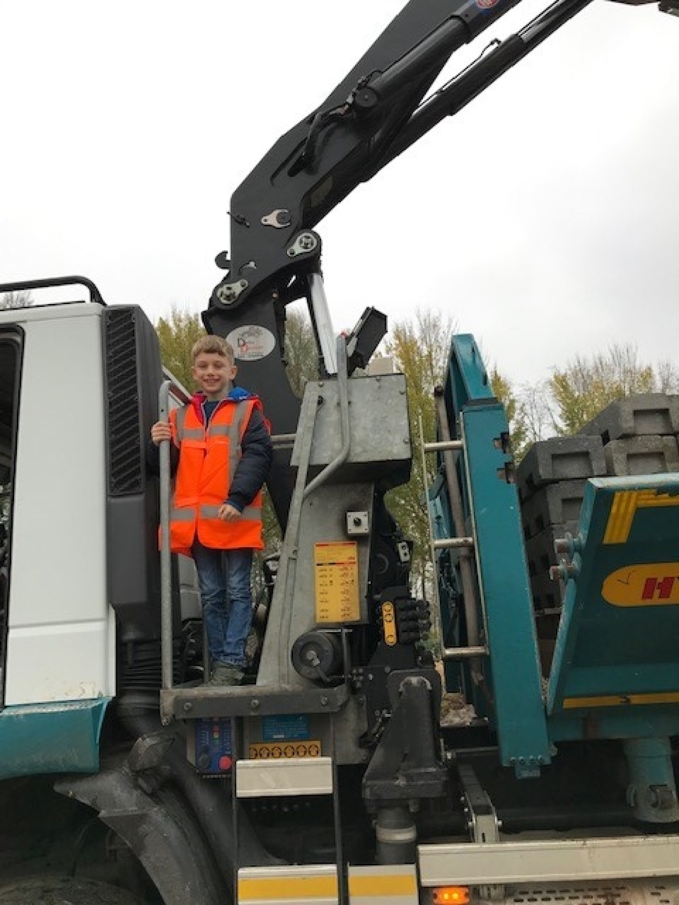 Blogfoto jong geleerd - Bentley op kraan.jpg