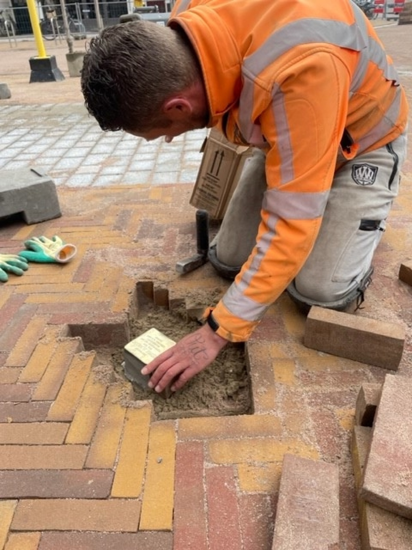 stolpersteine plaatsting.jpg